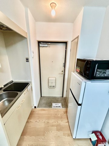 メゾン江坂EASTの玄関