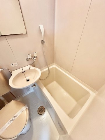 メゾン江坂EASTの浴室