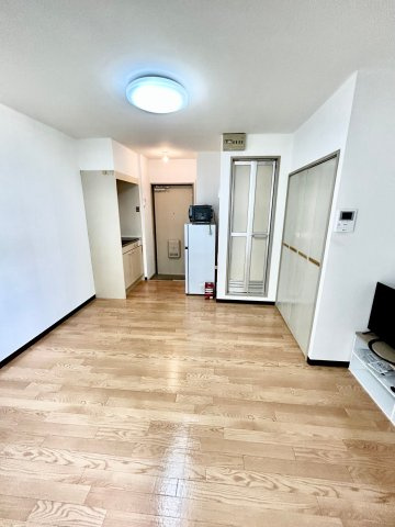 メゾン江坂EASTの居間・リビング