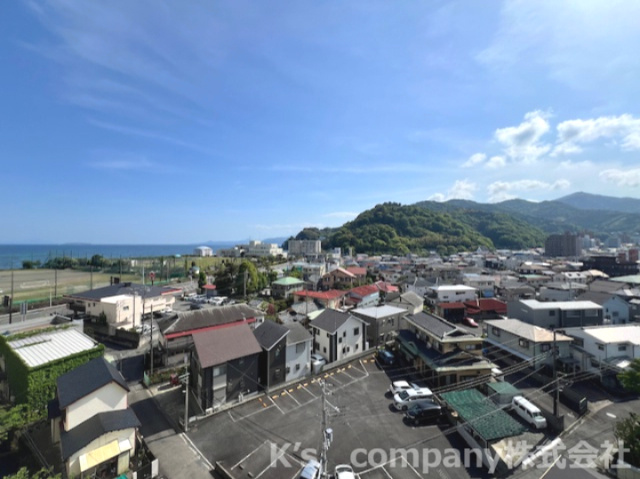 ■足柄下郡湯河原町中央1丁目　湯河原ロイヤルハイツA棟の展望|バルコニーからは海と山の贅沢な眺望を楽しむことができます☆