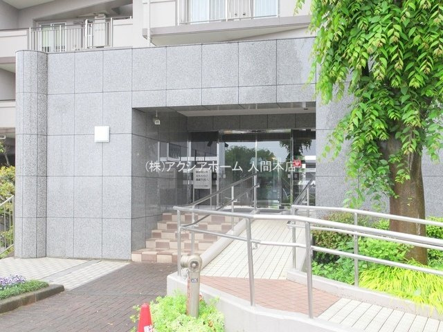 エステ・スクエア武蔵藤沢のエントランス