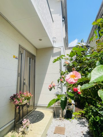 あきる野市草花　中古戸建のエントランス