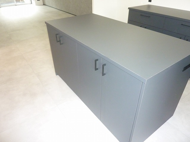 【その他】 | ローレルハイツ南福岡2号棟 | キッチン背面の収納。両面から使えます。