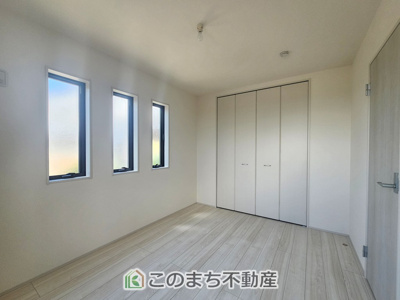 【洋室】 | LiveleGarden.S第5小山西城南　2号棟 | 大切なプライベート空間は、趣味に合わせて使って頂けるようシンプルに仕上げてあります。