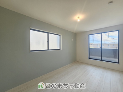 【洋室】 | LiveleGarden.S第5小山西城南　2号棟 | 南向きで陽当たりの良い洋室♪風通しもよく快適です☆