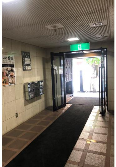 大山ビルのエントランス