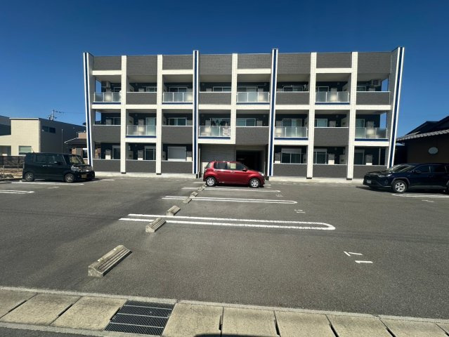 ＶＩＶＩＡＮの駐車場