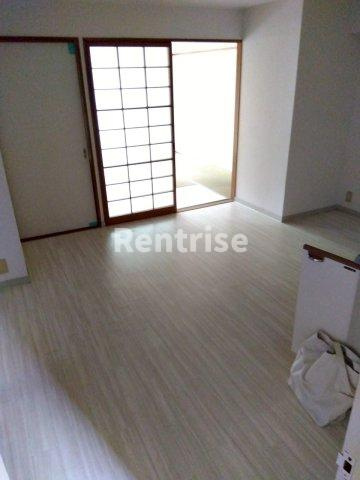 グランメゾン金城の居間・リビング