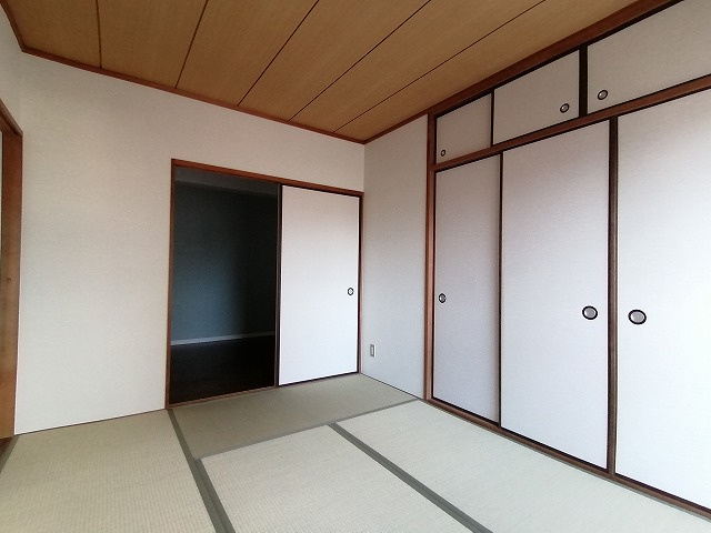 神戸市兵庫区上沢通７丁目の賃貸マンションの内装|和室