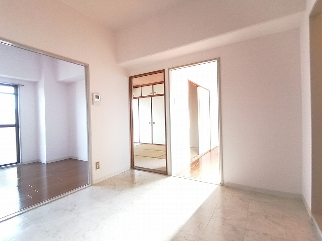 神戸市兵庫区上沢通７丁目の賃貸マンションの居間・リビング|リビング