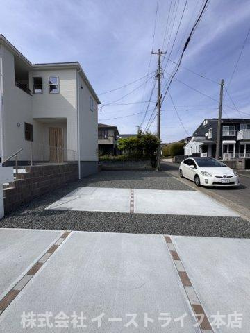 【新築戸建】　いわき市洋向台3丁目1期の駐車場|1号棟写真　舗装されたカースペースです。