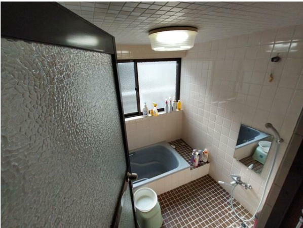 売戸建住宅の浴室