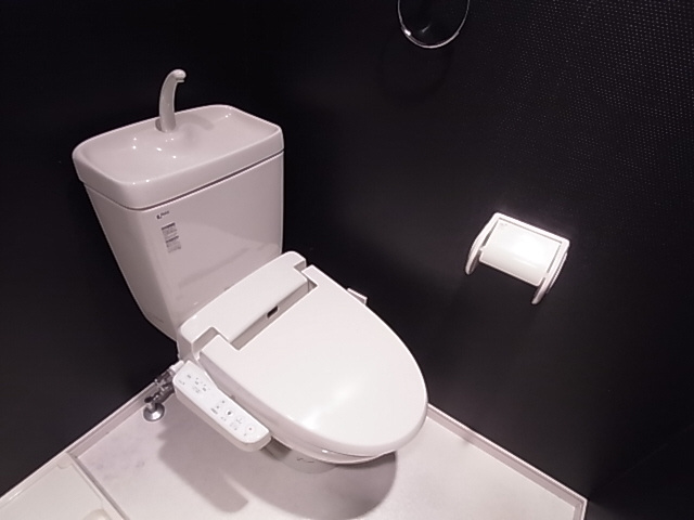 神戸市須磨区大池町５丁目のアパートのトイレ|ウォッシュレット付トイレ