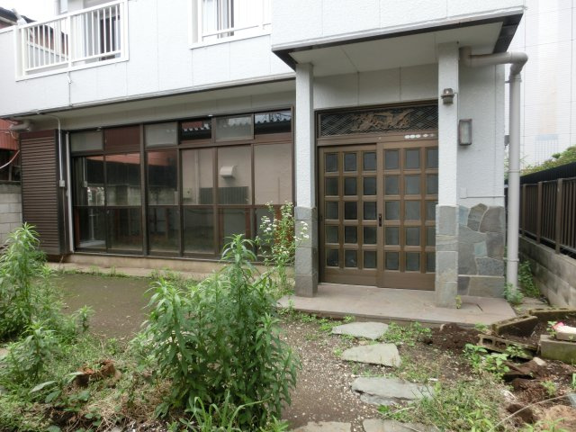 的場　6DK＋納戸３階建貸家の庭