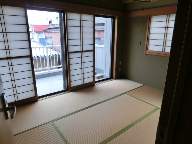 的場　6DK＋納戸３階建貸家の和室