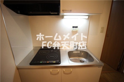 【キッチン】 | アバンス南市岡 | コンパクトなキッチンで掃除もラクラク