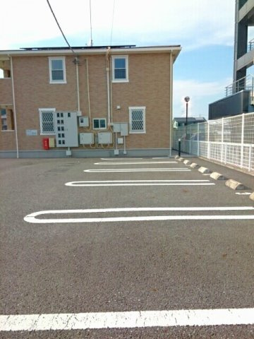 カーサ　エンジェロの駐車場