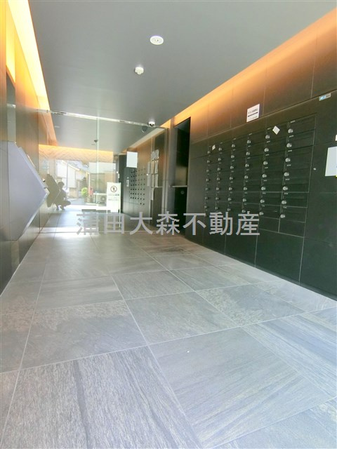 REALIZレアライズ蒲田Ⅱのエントランス