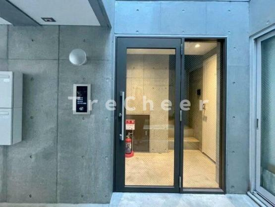 ホワイトピーク椎名町のエントランス