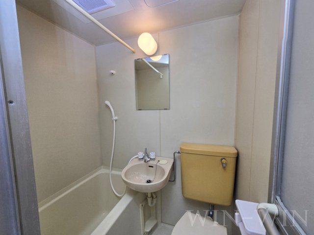 ウイングコート橋良の浴室