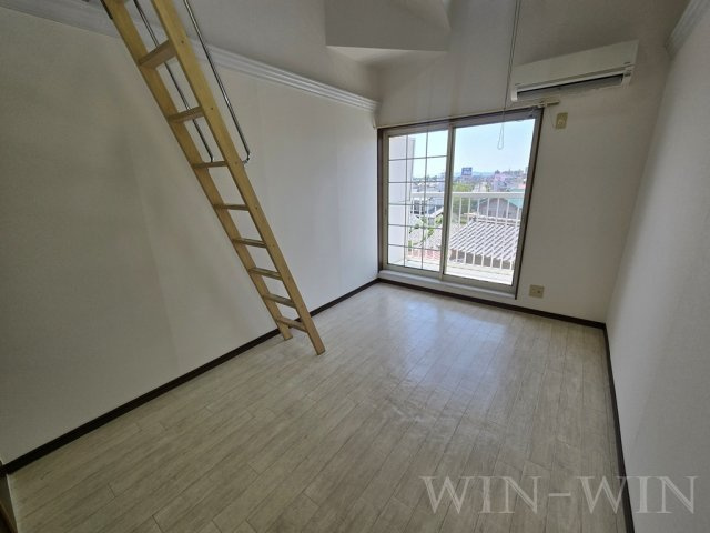 ウイングコート橋良の居間・リビング