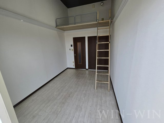 ウイングコート橋良の居間・リビング