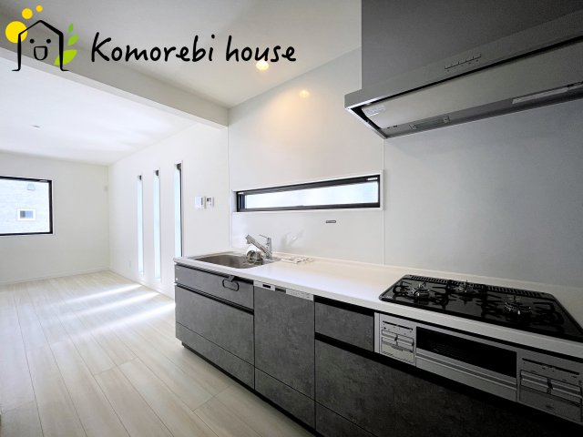 桶川市上日出谷南　2期　ピュアガーデン　新築一戸建て　01のキッチン|お料理しやすいキッチンです