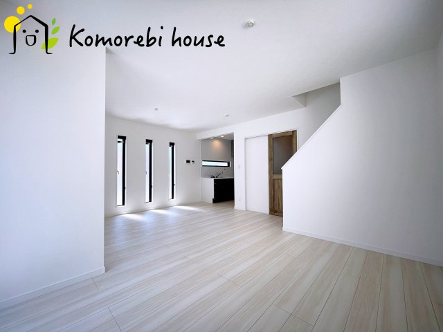 桶川市上日出谷南　2期　ピュアガーデン　新築一戸建て　01の居間・リビング
