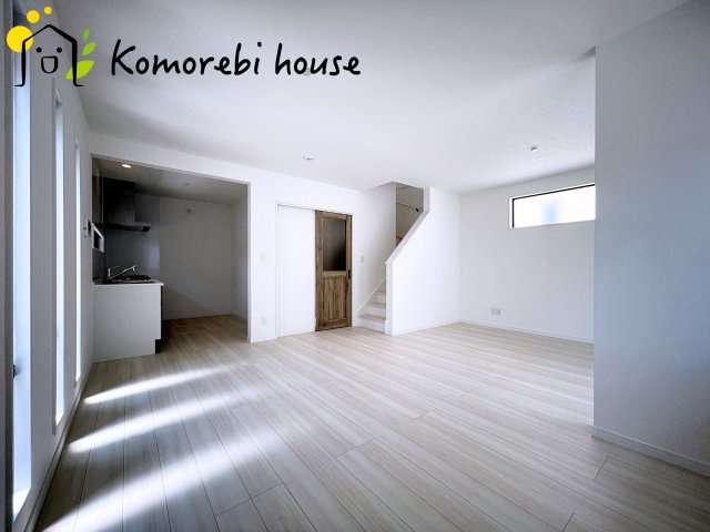 桶川市上日出谷南　2期　ピュアガーデン　新築一戸建て　01の居間・リビング