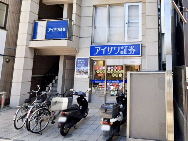 本橋ビルのエントランス