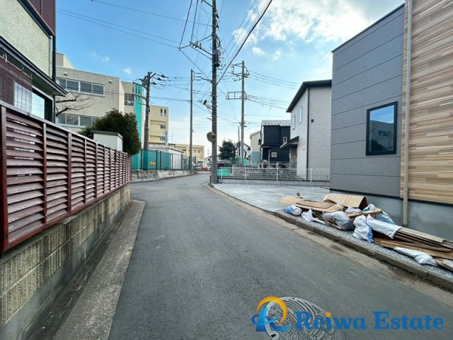 新築戸建　茅ヶ崎市香川1丁目の前面道路含む現地写真