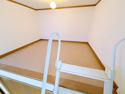 【内装】 | エムケーレジデンス | 多用途のロフト付※クリーニング前の写真です