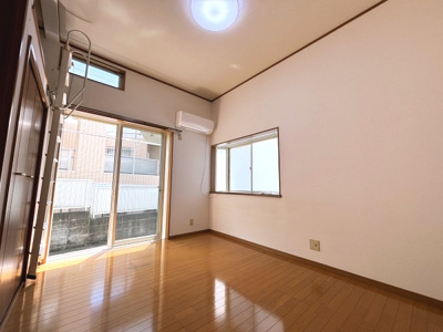 【居間・リビング】 | エムケーレジデンス