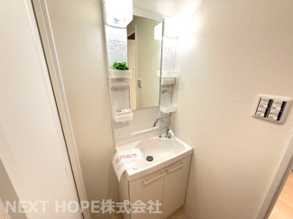 【独立洗面台】 | シェトア塚口第一 | 新品の洗面化粧台です♪シャワー水栓で使い勝手も良いです！！