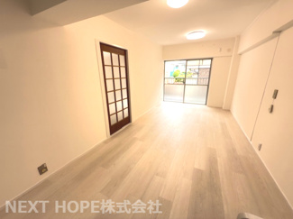 【居間・リビング】 | シェトア塚口第一 | バルコニーに面した明るく開放的なリビングです♪ぜひ現地でご確認ください！お気軽にネクストホープ不動産販売までお問い合わせを！！