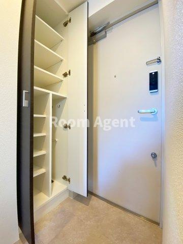 エステムコート名古屋泉プラチナムゲートの玄関