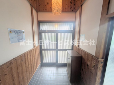 【玄関】 | 袋井市愛野 中古戸建て | 玄関です