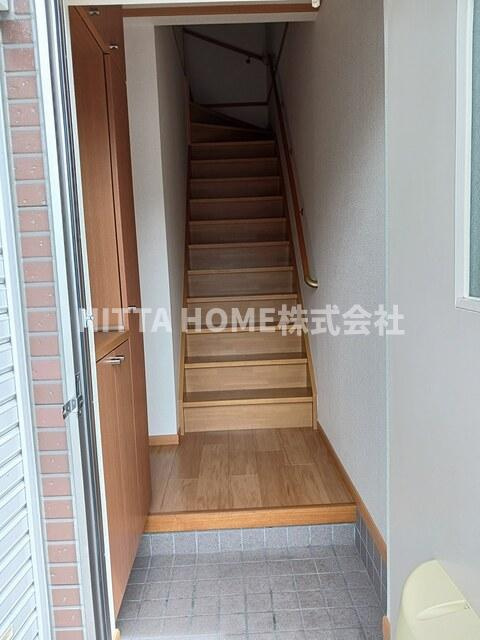 アーバン縄手Ｂの玄関|大きなシューズボックスが付いています☆彡