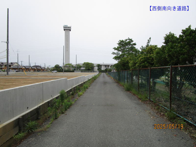 【前面道路含む現地写真】