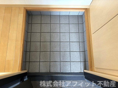 【エントランス】 | グレース曙C棟