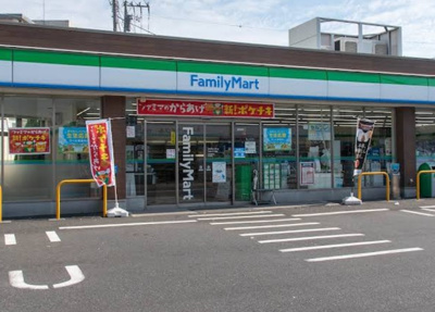 【周辺】 | 江北三丁目戸建 | ファミリーマート 江北二丁目店まで551ｍ