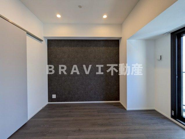 コンフォリア・リヴ谷町四丁目 BRAVI不動産の洋室