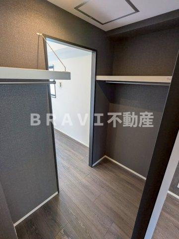 コンフォリア・リヴ谷町四丁目 BRAVI不動産の収納