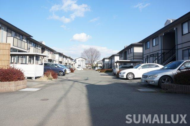 サンビレッジレグルスガーデンC棟の駐車場