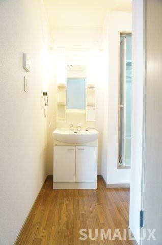 サンビレッジレグルスガーデンC棟の独立洗面台