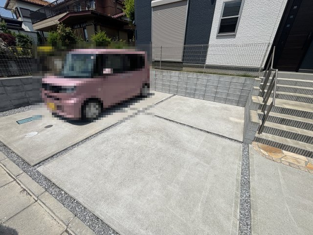 本町２丁目貸家の駐車場|駐車スペースもあります