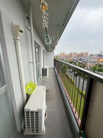 富田第二住宅70号棟のバルコニー