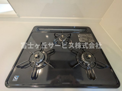 【その他】 | 豊橋市牛川町 58期 新築一戸建て 1号棟 | 3口コンロがあります