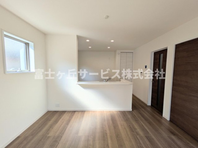 【キッチン】 | 豊橋市牛川町 58期 新築一戸建て 1号棟 | 前から見たキッチンです