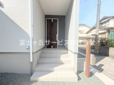 【エントランス】 | 豊橋市牛川町 58期 新築一戸建て 1号棟 | エントランスです